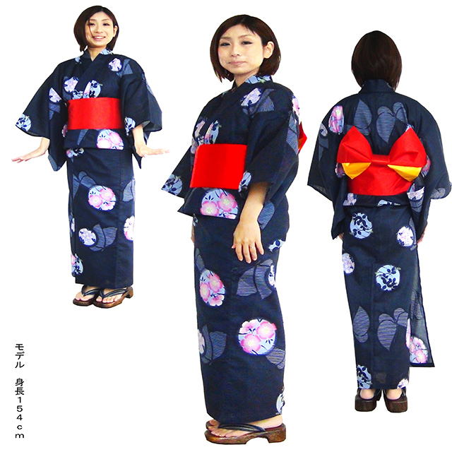 女性用の浴衣、仕立て上がり、紺地の花柄、Women's yukata, tailored, dark blue floral pattern